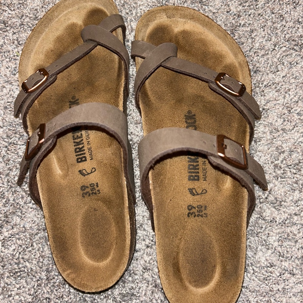 Birkenstocks size 39 women’s mayari in mocha